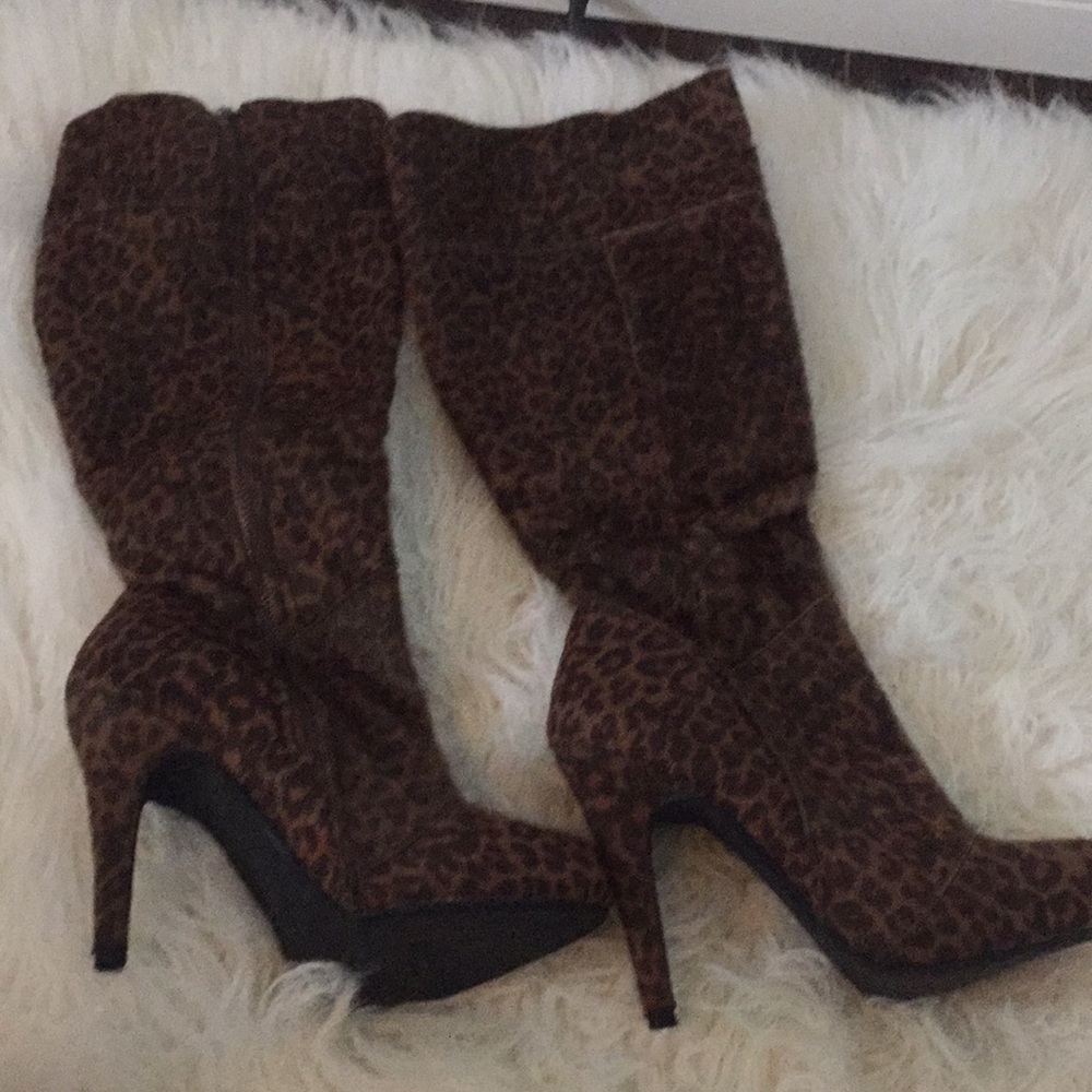 Leopard boots with heels